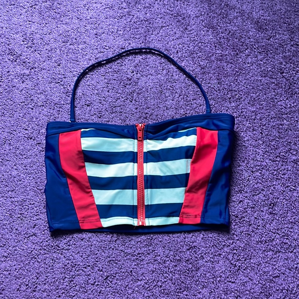 Arizona jeans bathing suit top. Size medium. Worn once. Sipper closure in front.